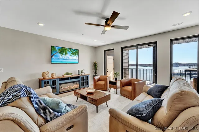 $835,000 | 182 Havens Place Drive, Unit 4H, Lake Ozark, MO 65049