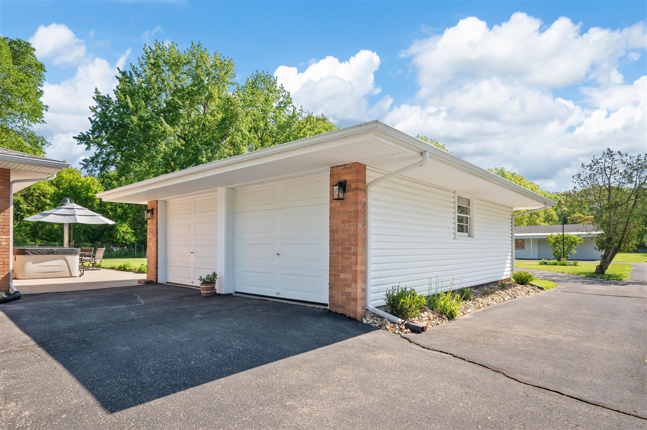 2225 Maple Path St. Joseph, MI 49085 - Photo 37 of 58