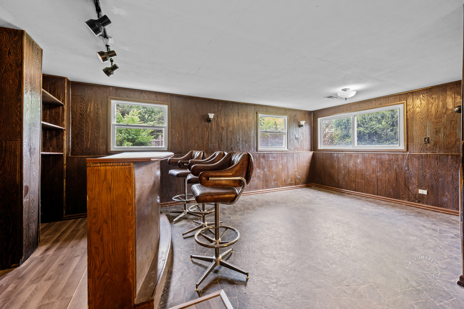 304 Dean Circle Bolingbrook, IL 60440 - Photo 15 of 23 a view of a livingroom with furniture and window