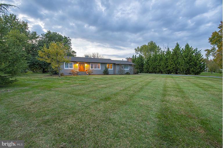 2208 Bennett Point Road Queenstown, MD 21658 - Photo 5 of 30 Front Lawn