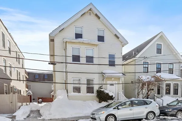 $740,000 | 17 Buckingham Street, Unit 2, Somerville, MA 02143