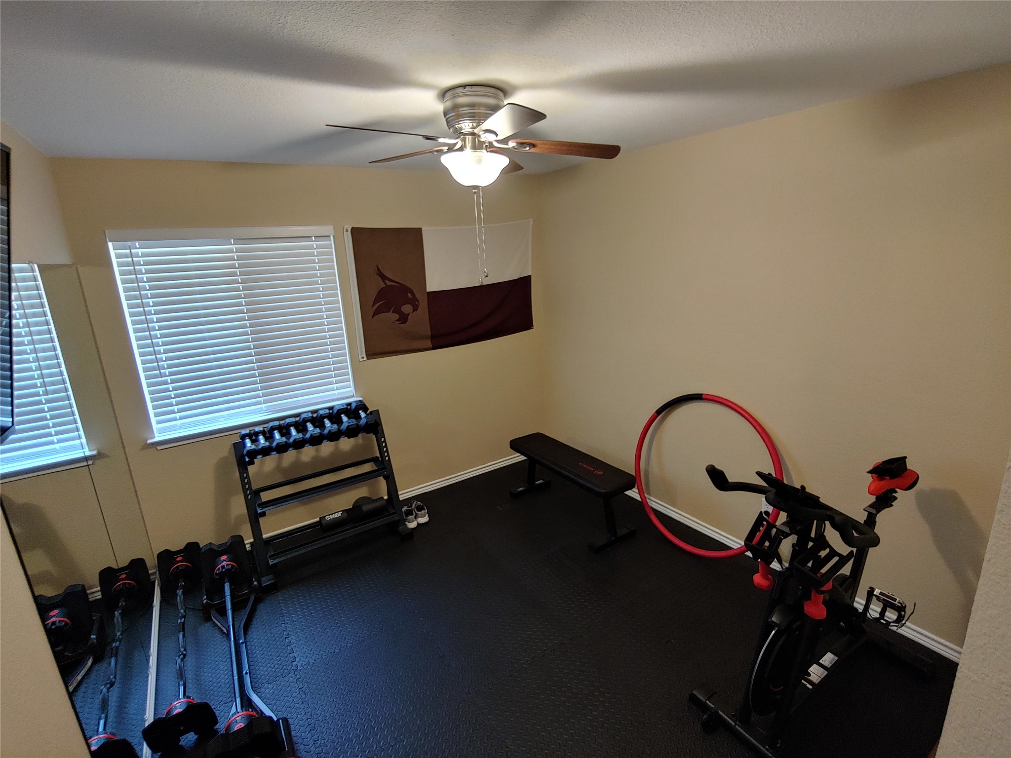 8124 Tockington Way Austin, TX 78748 - Photo 18 of 28 a view of a workspace with furniture