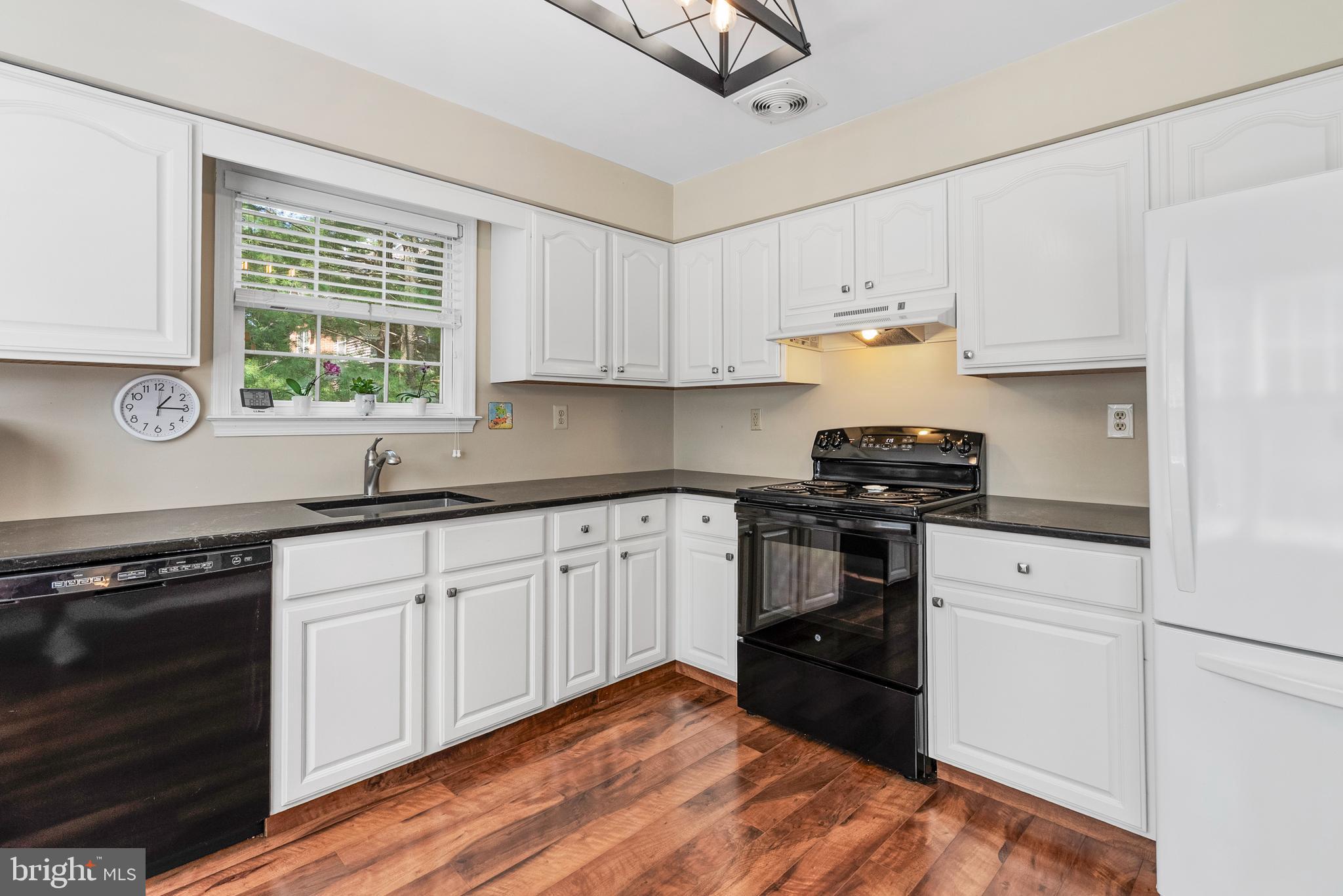 143 Bishops Gate Lane Doylestown, PA 18901 - Photo 6 of 41