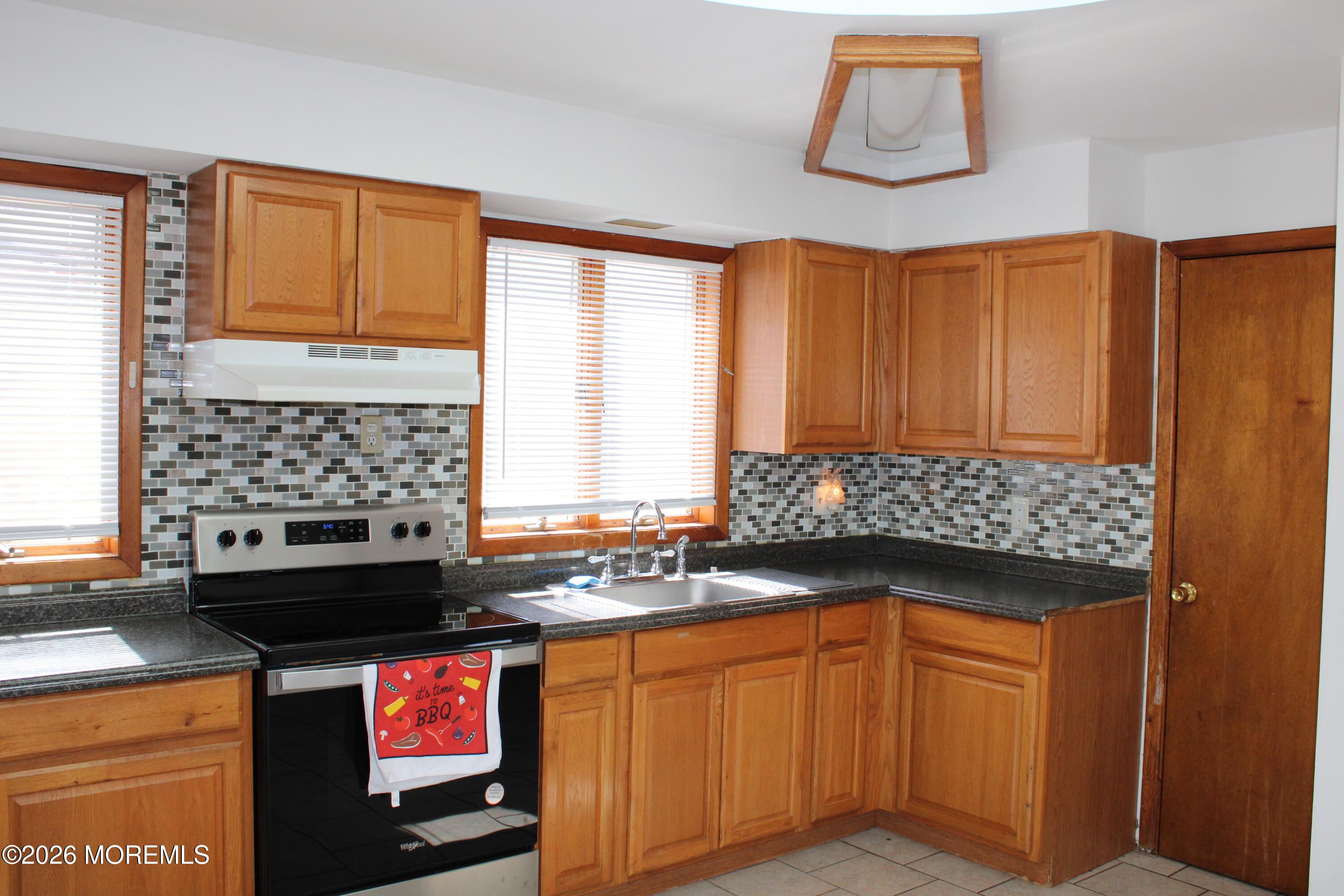 58 West Greystone Road Old Bridge, NJ 08857 - Photo 10 of 21 9 kitchen