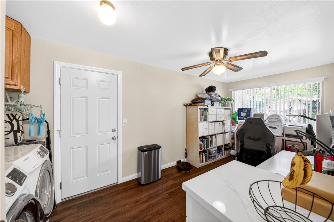820 Vía Zapata Riverside, CA 92507 - Photo 22 of 37