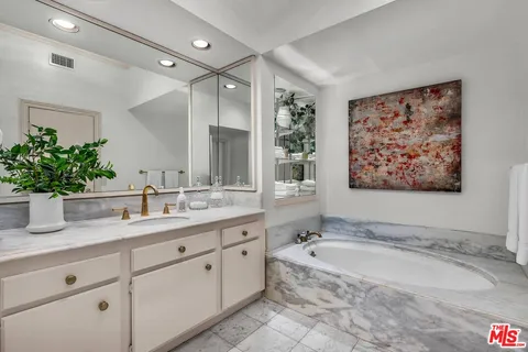 $2,995,000 | 10126 Empyrean Way, Unit 102, Los Angeles, CA 90067