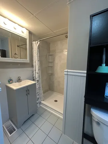 $1,800 | 126 Lowell Street, Unit UR, Peabody, MA 01960