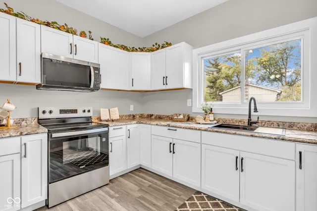 $225,000 | 410 2nd Street, Russellville, IN 46175