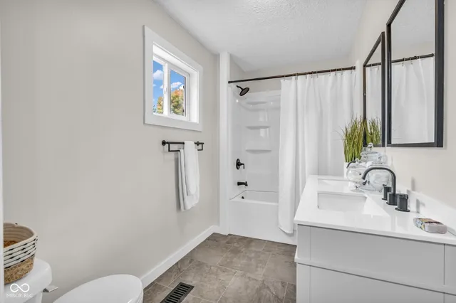 $225,000 | 410 2nd Street, Russellville, IN 46175