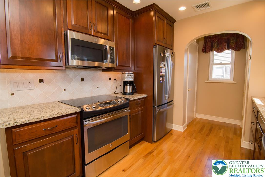 3316 Edinburgh Road Allentown, PA 18104 - Photo 11 of 35 Gallery Image 11