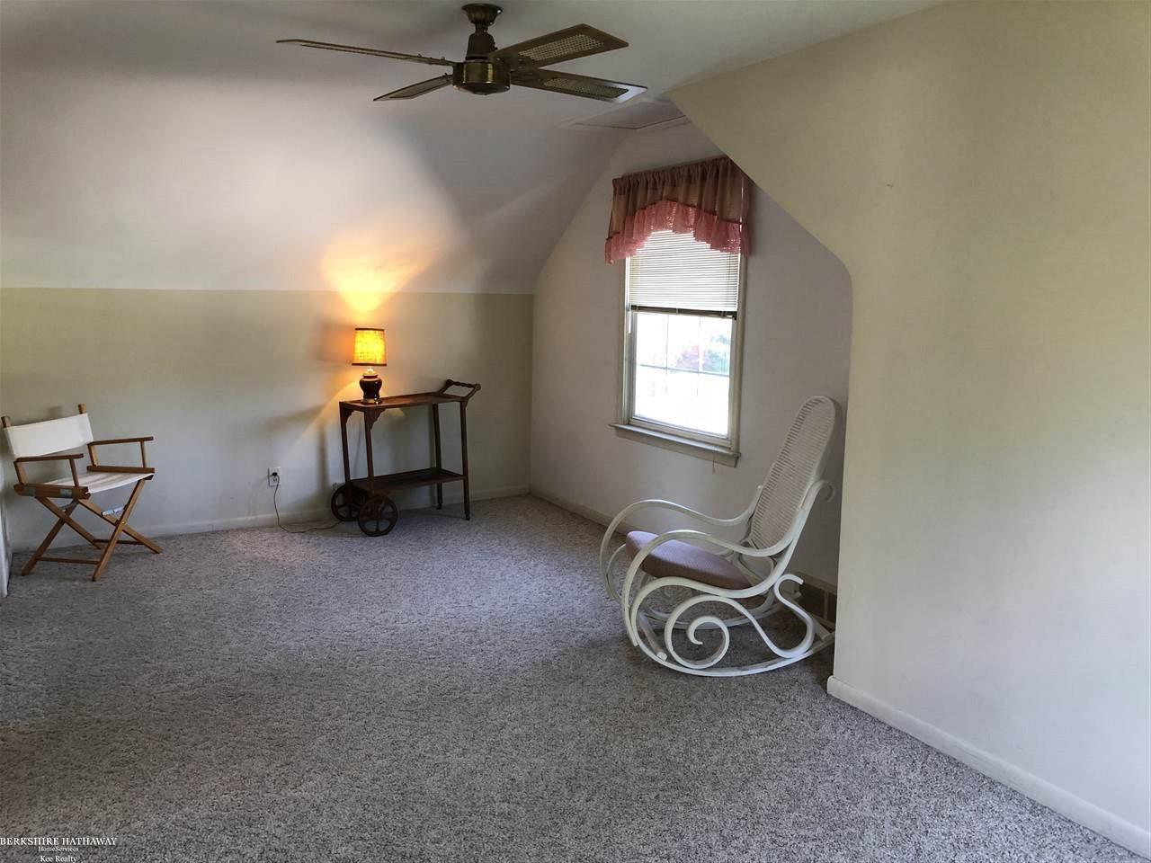33040 Edgegrove Road Fraser, MI 48026 - Photo 24 of 48 31361975-23.JPG