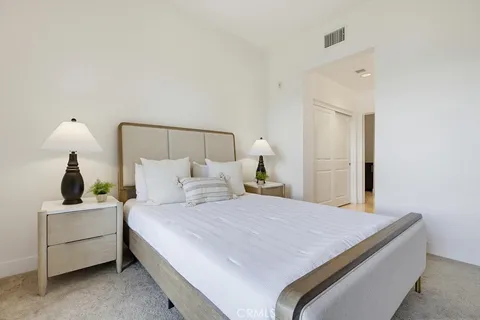 $1,290,000 | 402 Rockefeller, Unit 406, Irvine, CA 92612