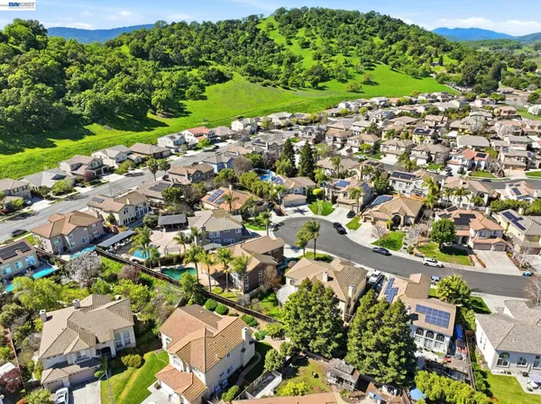 $1,325,000 | 9740 Linnet Court, Gilroy, CA 95020