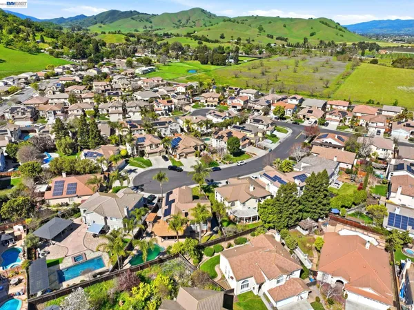 $1,325,000 | 9740 Linnet Court, Gilroy, CA 95020