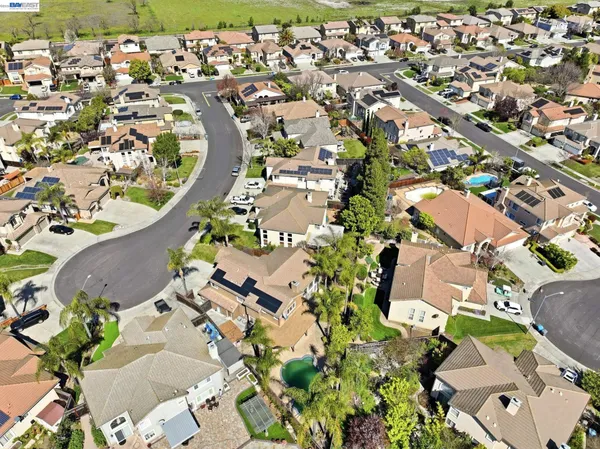 $1,325,000 | 9740 Linnet Court, Gilroy, CA 95020