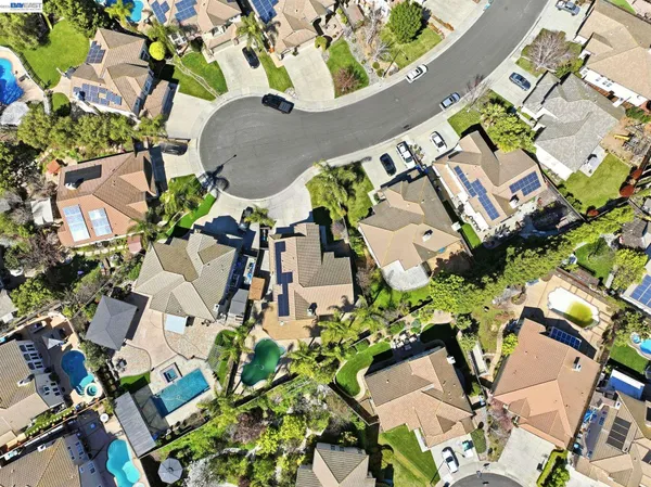 $1,325,000 | 9740 Linnet Court, Gilroy, CA 95020