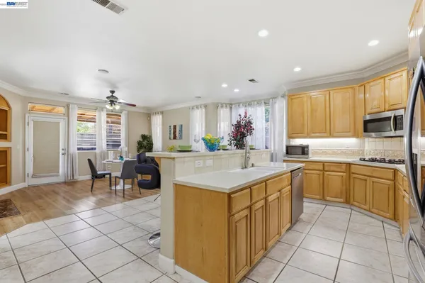 $1,325,000 | 9740 Linnet Court, Gilroy, CA 95020