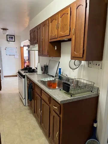 $2,000 | 37 Cushing Street, Unit 1, Quincy, MA 02170