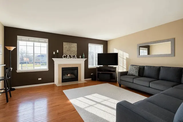 $425,000 | 1103 Bayside Lane, Shorewood, IL 60404