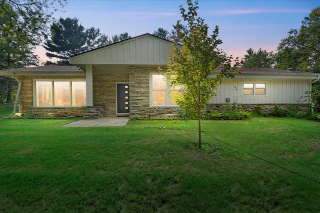 $639,900 | 331 Plat Road, Richfield, WI 53017