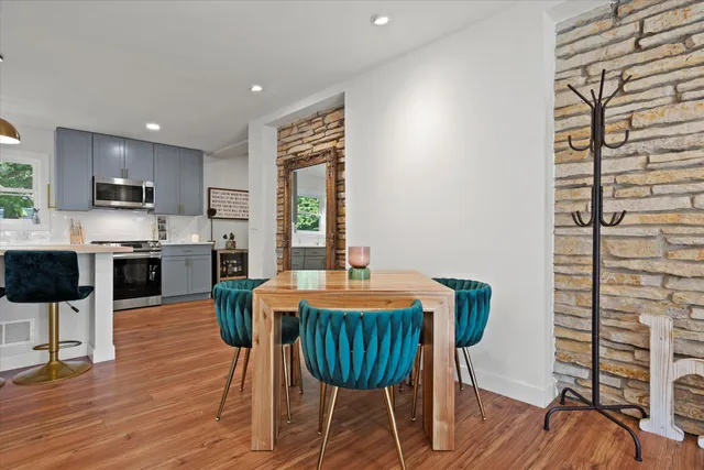 $639,900 | 331 Plat Road, Richfield, WI 53017