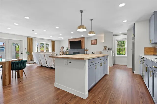 $639,900 | 331 Plat Road, Richfield, WI 53017