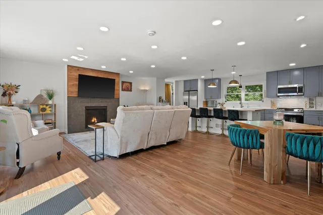 $639,900 | 331 Plat Road, Richfield, WI 53017