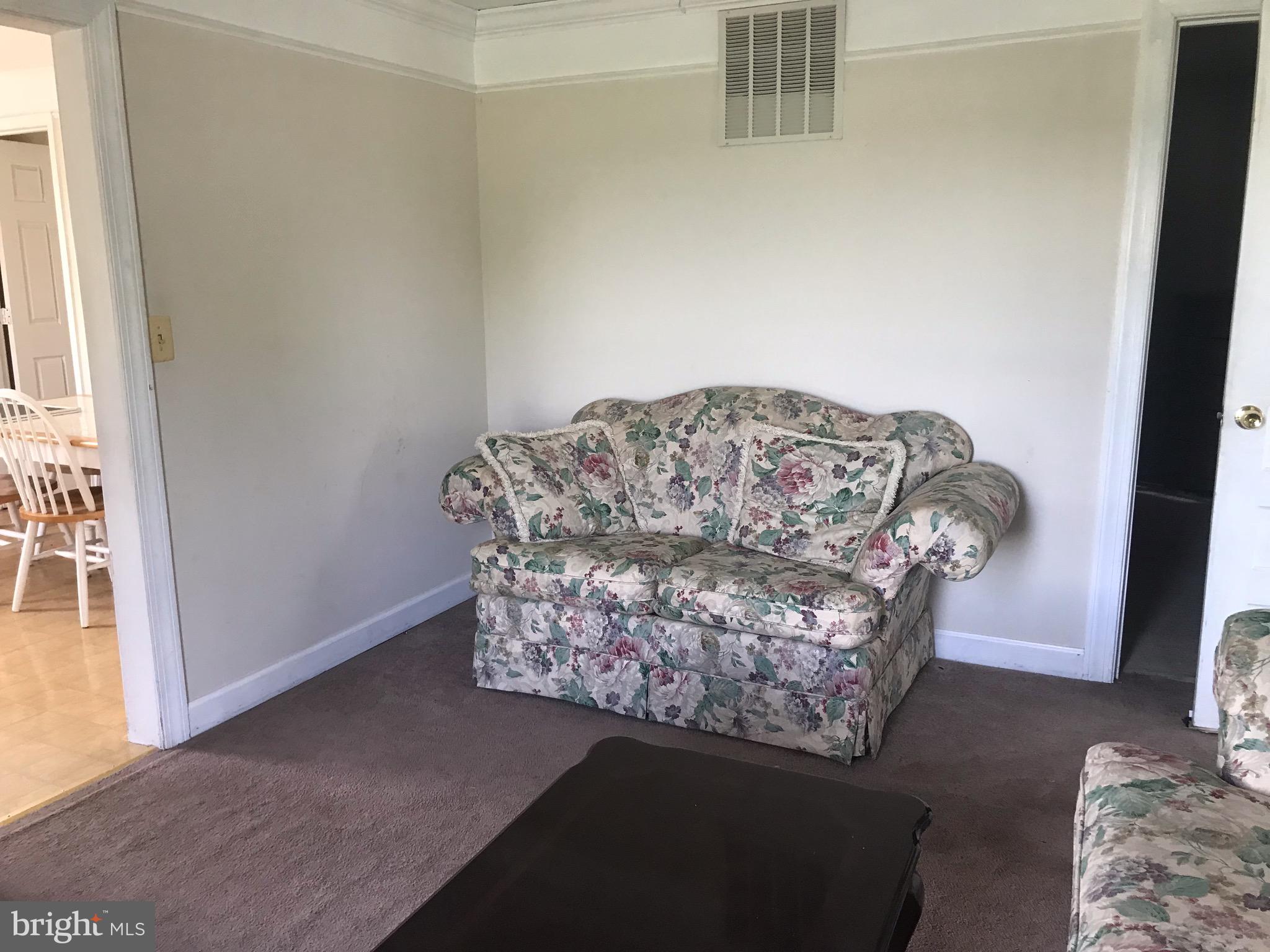 871 Bayard Road Lothian, MD 20711 - Photo 14 of 17 Living Room