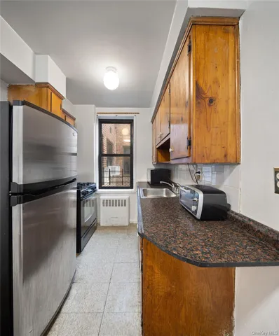 $275,000 | 38-15 149th Street, Unit 6M | Murray Hill - Flushing