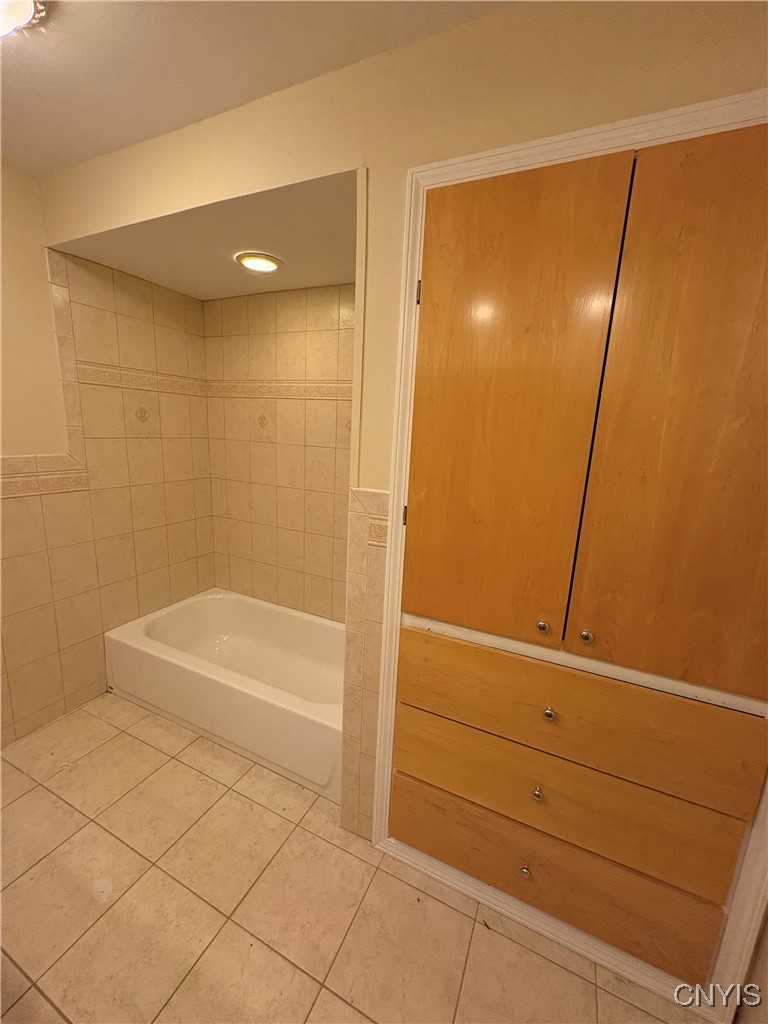 215 Locksley Road Syracuse, NY 13224 - Photo 19 of 26