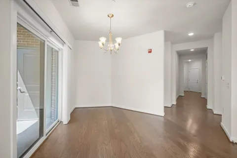 $635,000 | 3985 Norton Place, Unit 101, Fairfax, VA 22030