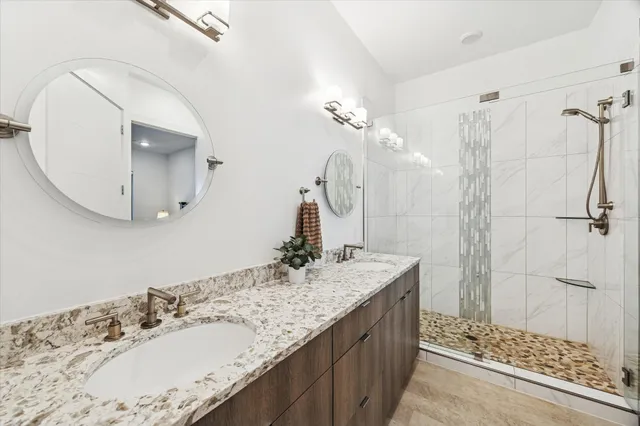 $1,100,000 | 199 Waterpoint Court, Unit 214, Conroe, TX 77304