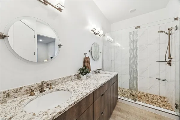 $1,100,000 | 199 Waterpoint Court, Unit 214, Conroe, TX 77356