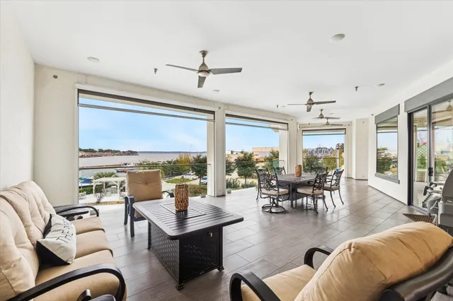 $1,100,000 | 199 Waterpoint Court, Unit 214, Conroe, TX 77304