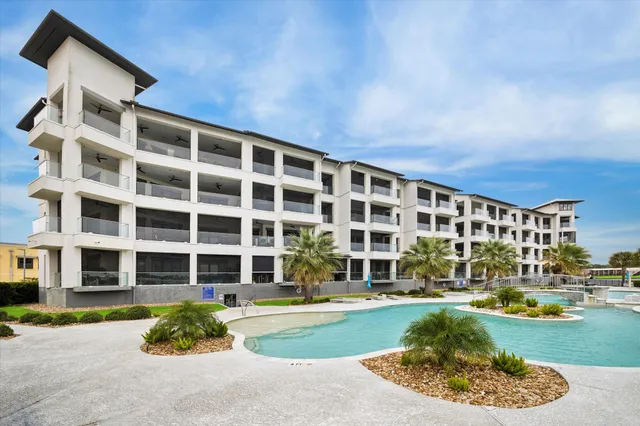 $1,100,000 | 199 Waterpoint Court, Unit 214, Conroe, TX 77304