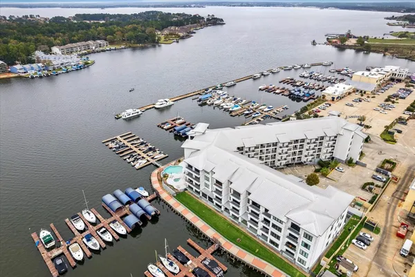 $1,100,000 | 199 Waterpoint Court, Unit 214, Conroe, TX 77356
