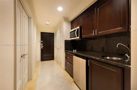 $599,999 | 601 North Fort Lauderdale Beach Boulevard, Unit 903, Fort Lauderdale, FL 33304