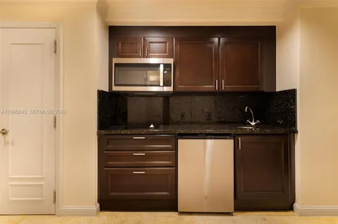 $599,999 | 601 North Fort Lauderdale Beach Boulevard, Unit 903, Fort Lauderdale, FL 33304