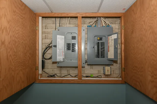 $378,500 | 3200 Stephan Road, Caledonia, WI 53402