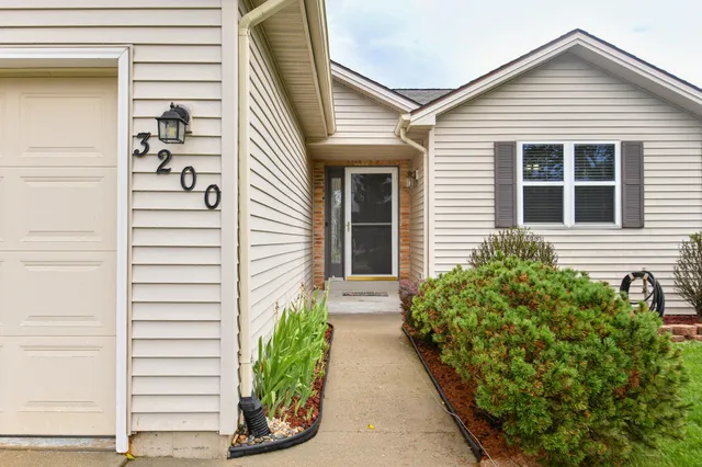 $378,500 | 3200 Stephan Road, Caledonia, WI 53402