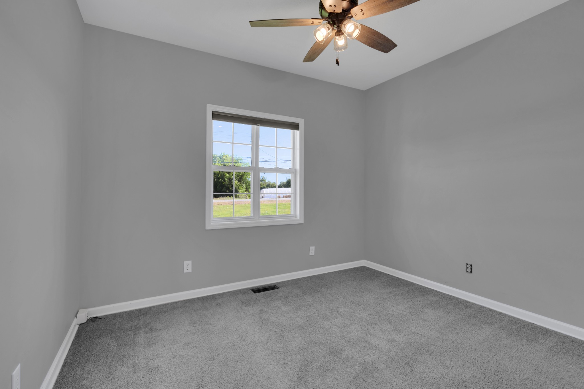 3896 Lynchburg Road Winchester, TN 37398 - Photo 35 of 57 an empty room with a window