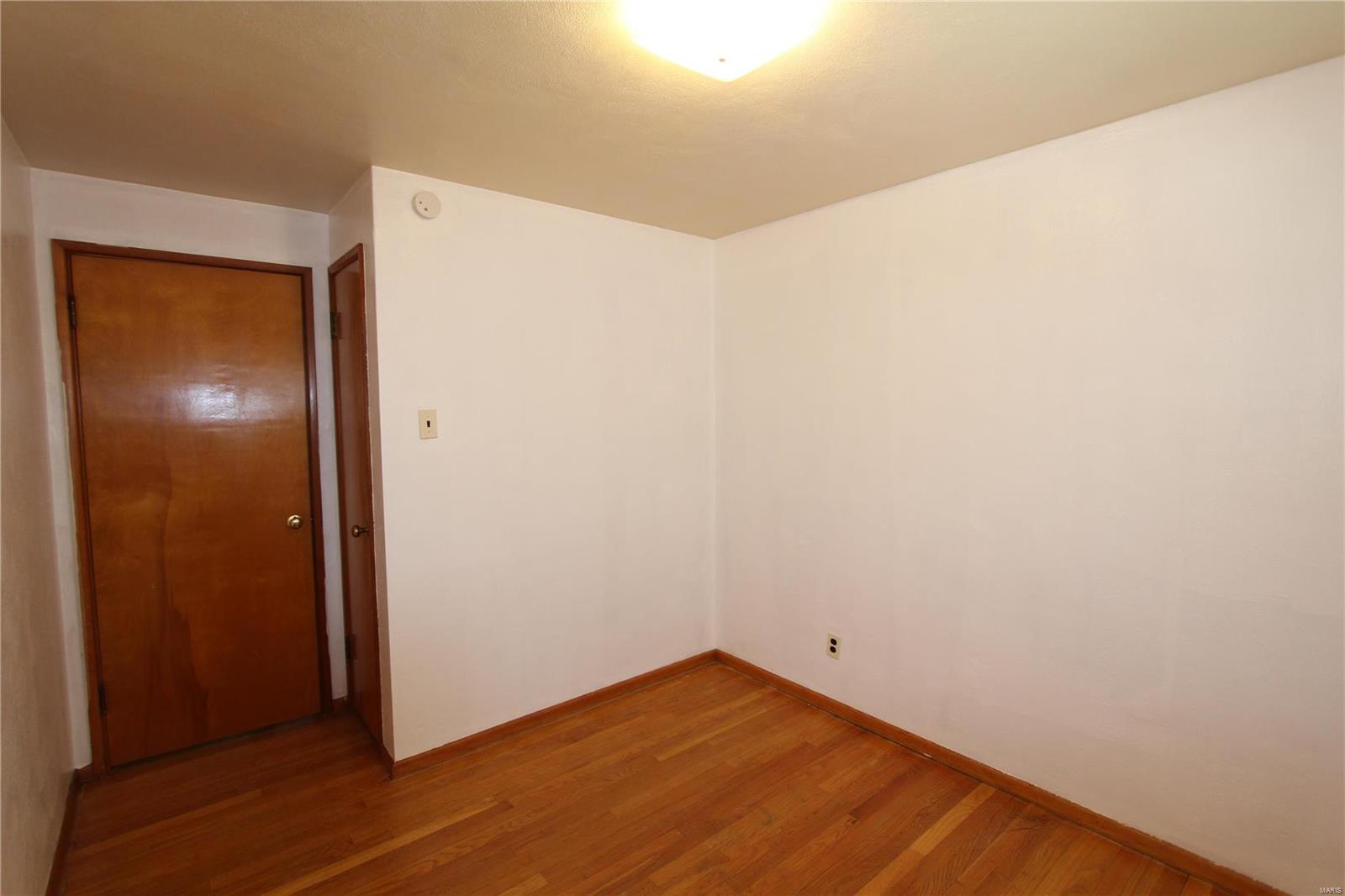 9321 MacKenzie Road St. Louis, MO 63123 - Photo 15 of 22