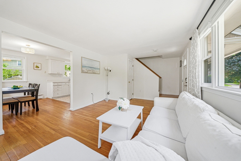 18 Bradford Road, Unit 18 Winchester, MA 01890 - Photo 5 of 28
