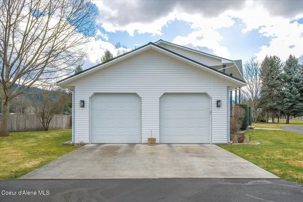 $1,300,000 | 7520 North Mt Carrol Street, Dalton Gardens, ID 83815