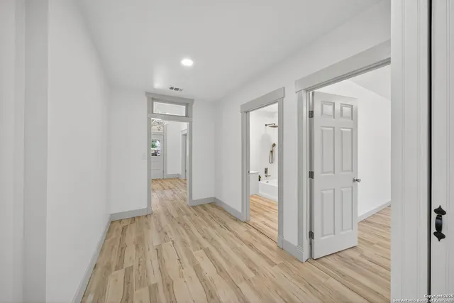 $2,200 | 904 17th Street, Hondo, TX 78861