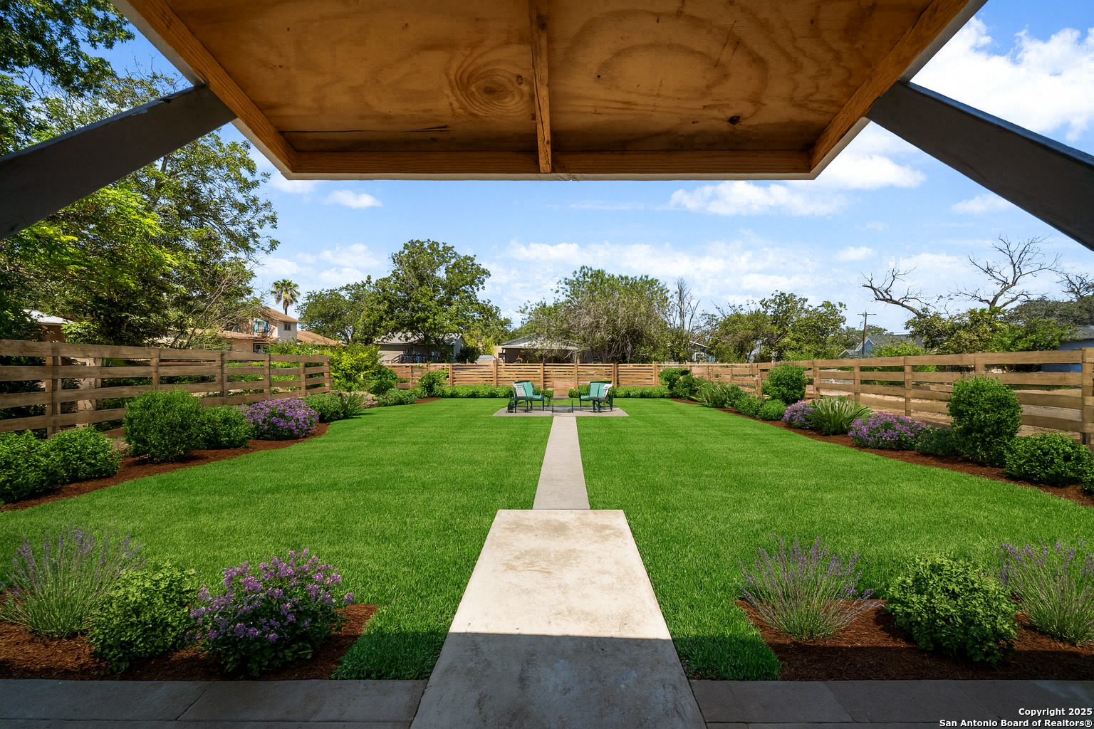 904 17th Street Hondo, TX 78861 - Photo 29 of 31 a view of park with plants