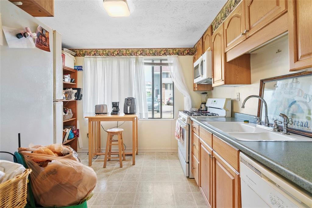 527 Hunters Path Road Bridgeville, PA 15017 - Photo 24 of 33 Gallery Image 24