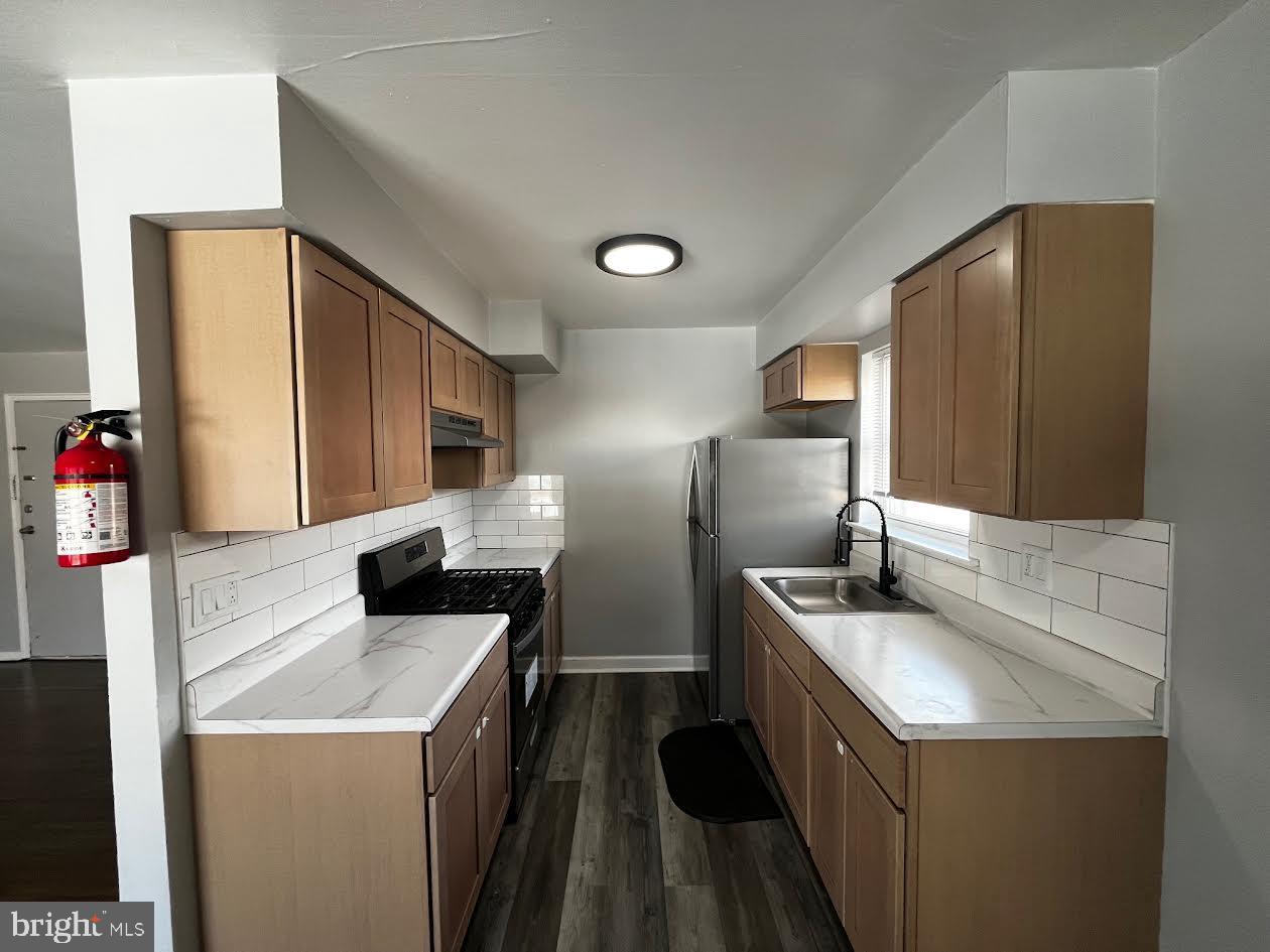 91 Oak Street, Unit C77 Clementon, NJ 08021 - Photo 2 of 12 Kitchen