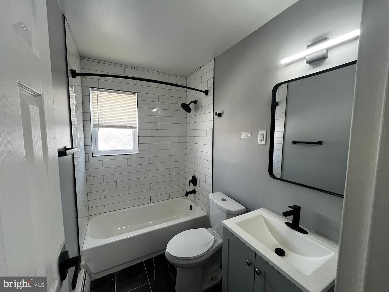 91 Oak Street, Unit C77 Clementon, NJ 08021 - Photo 10 of 12 Updated Bathroom
