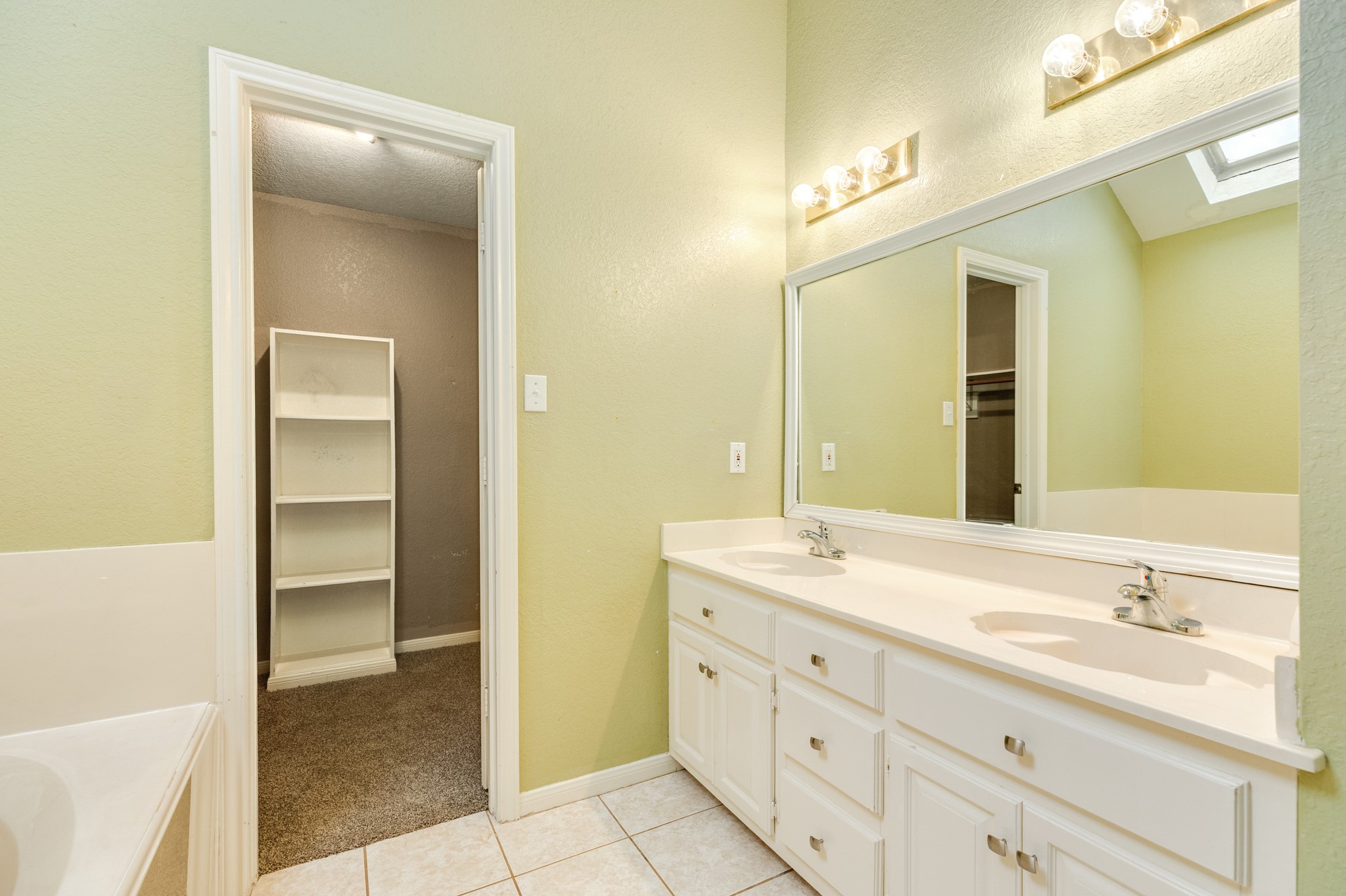 224 North Ranch House Road Angleton, TX 77515 - Photo 20 of 30